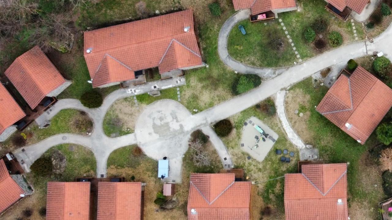 Aparthotel Le Hameau du Comté de Foix à Mercus-Garrabet Extérieur photo