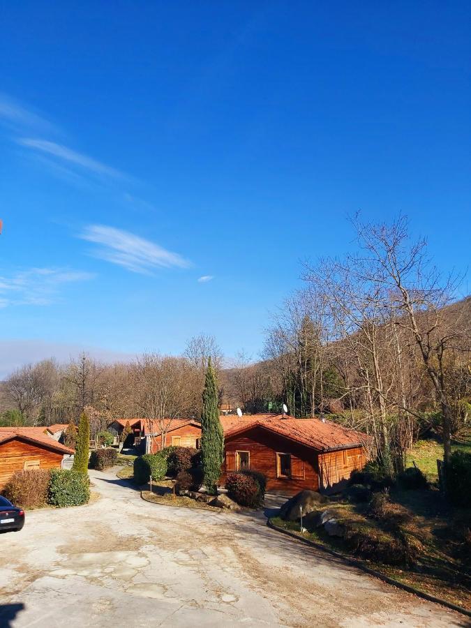 Aparthotel Le Hameau du Comté de Foix à Mercus-Garrabet Extérieur photo